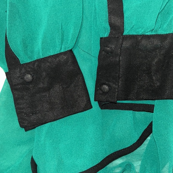 Open back Blouse - Picture 5 of 5